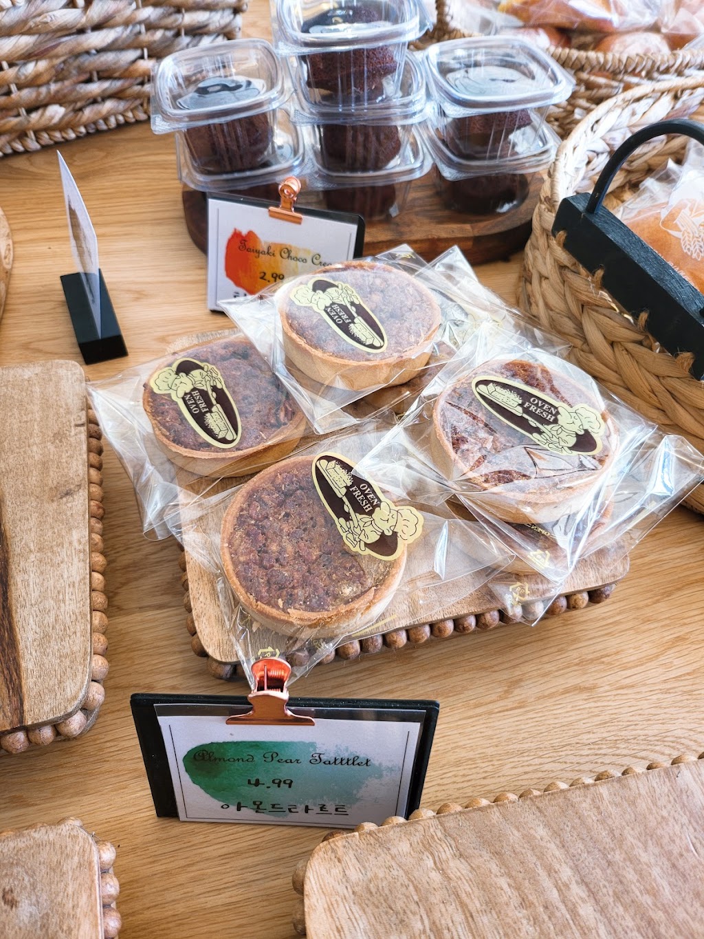 maison de croissant | 649 N Euclid St, Anaheim, CA 92801, USA | Phone: (949) 744-0075