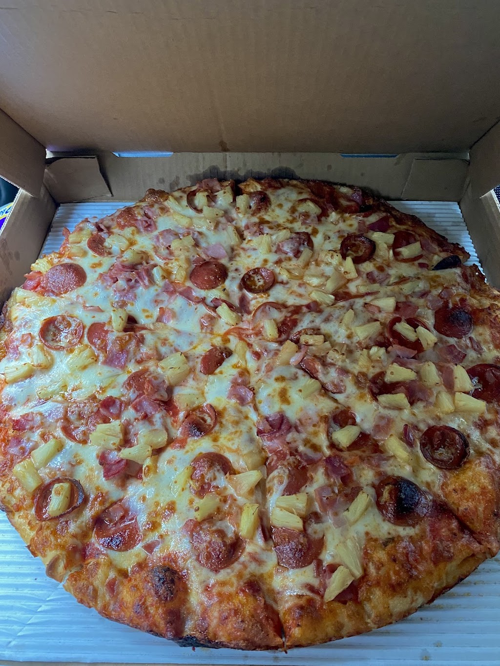 Hometown Pizza | 7010 Gateway Park Dr, City of the Village of Clarkston, MI 48346, USA | Phone: (248) 620-4100