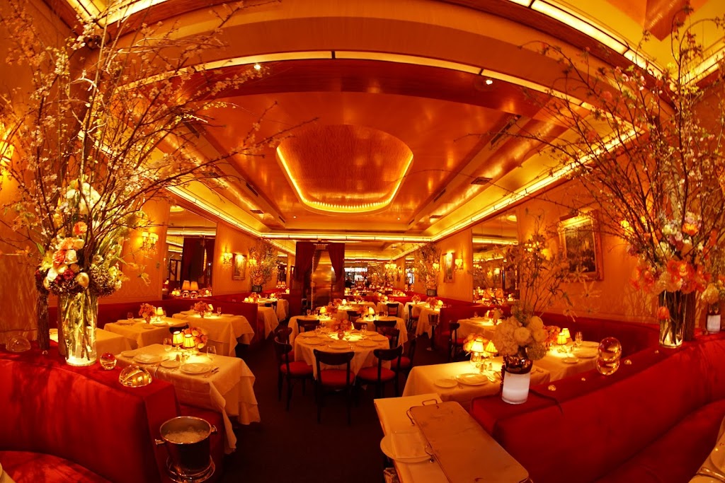 La Grenouille | 3 E 52nd St, New York, NY 10022, USA | Phone: (212) 752-1495