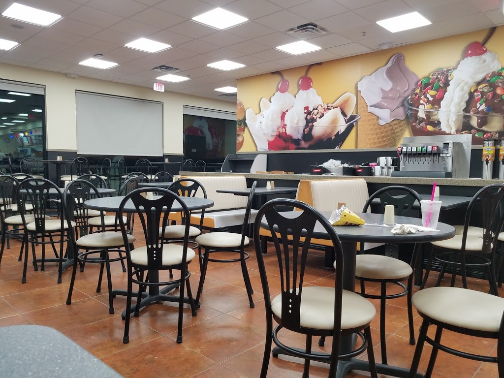 Braums Ice Cream & Burger Restaurant | 3420 N Maize Rd, Wichita, KS 67205, USA | Phone: (316) 721-5935