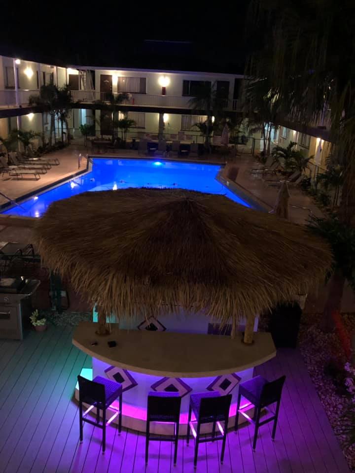 Island House Resort Hotel | 17103 Gulf Blvd, North Redington Beach, FL 33708, USA | Phone: (727) 392-2241