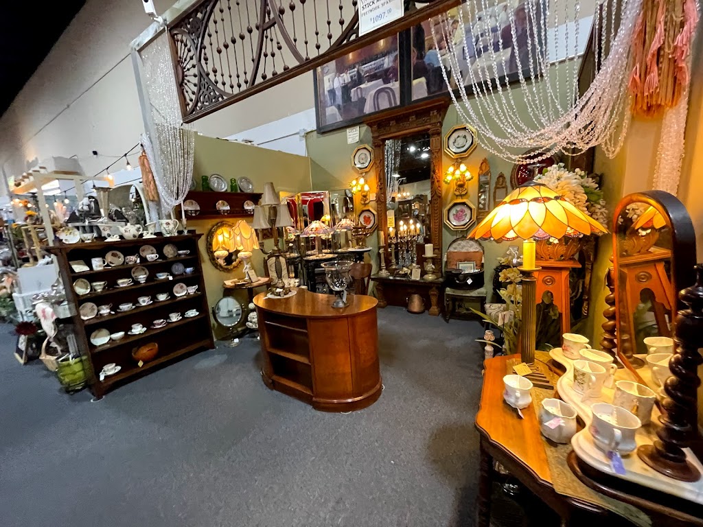 Cooper Street Antique Mall | 4905 S Cooper St Suite B, Arlington, TX 76017, USA | Phone: (817) 557-6215