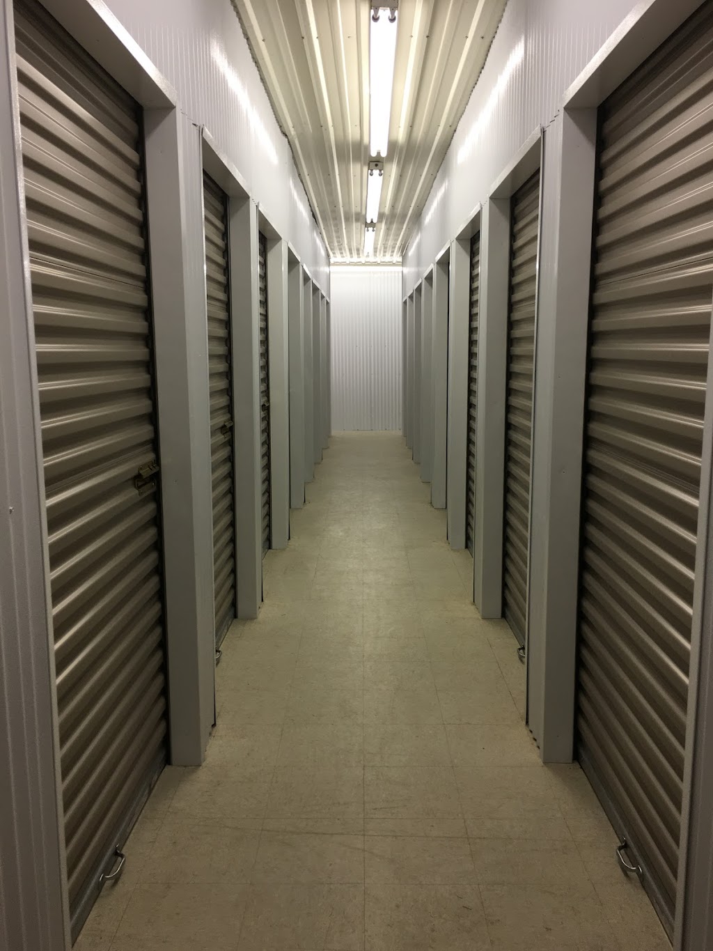 E-Z Indoor / Outdoor self Storage | 10265 US-50, Aurora, IN 47001, USA | Phone: (812) 290-4840