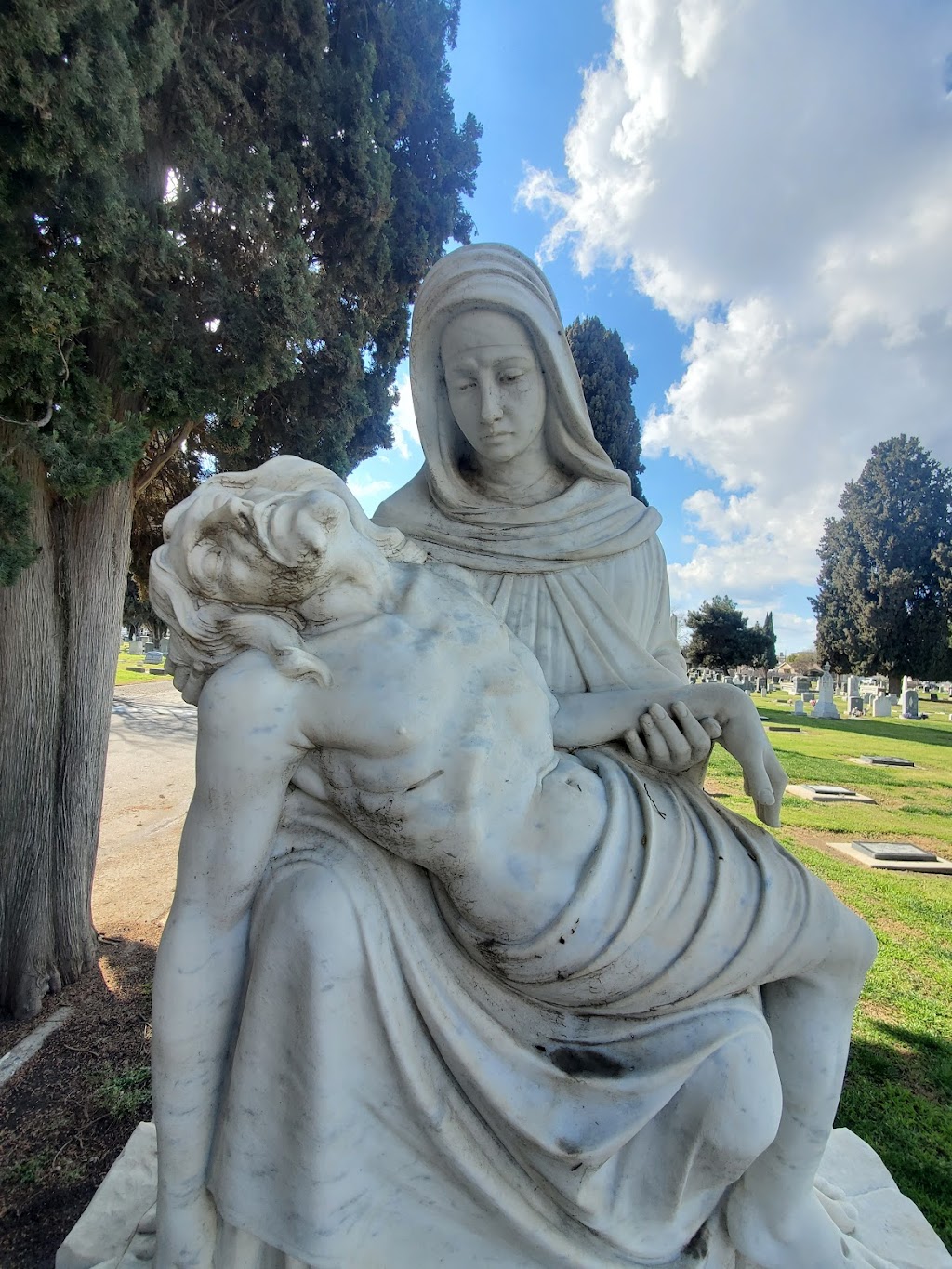 Visalia Cemetery | 1300 W Goshen Ave, Visalia, CA 93291, USA | Phone: (559) 734-6181