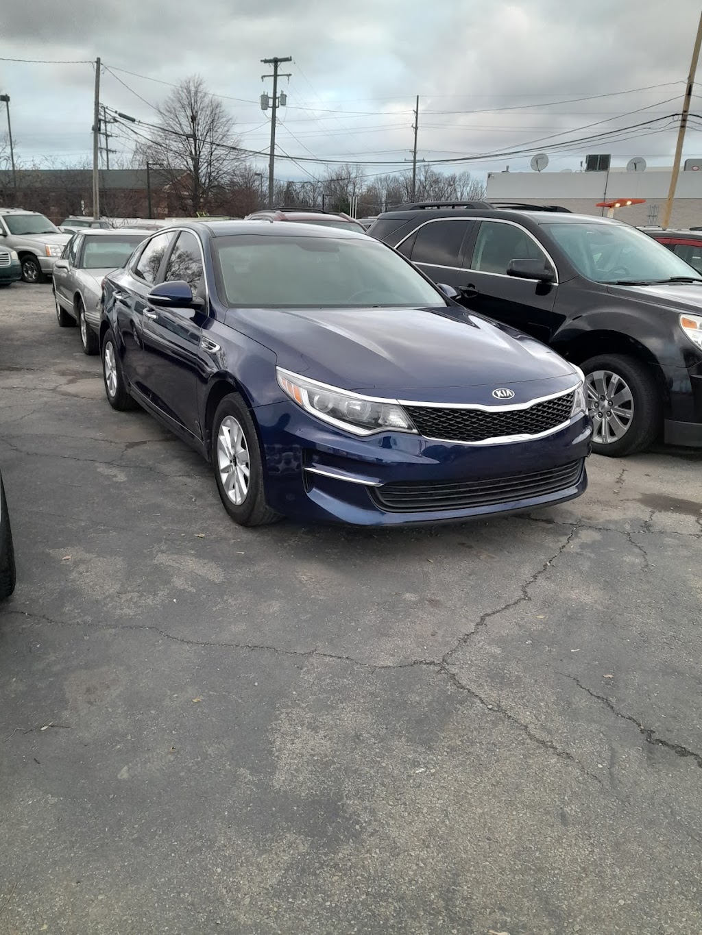 Lakeside Auto Sales Inc | 44903 N Gratiot Ave, Clinton Twp, MI 48036 | Phone: (586) 468-5777