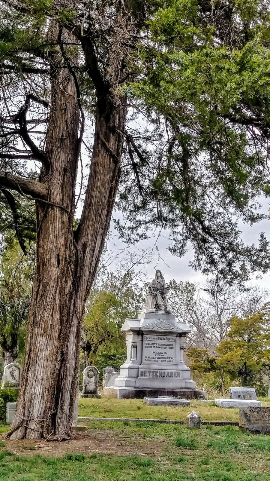 Waxahachie City Cemetery | 300 S Hawkins St, Waxahachie, TX 75165, USA | Phone: (469) 309-4270