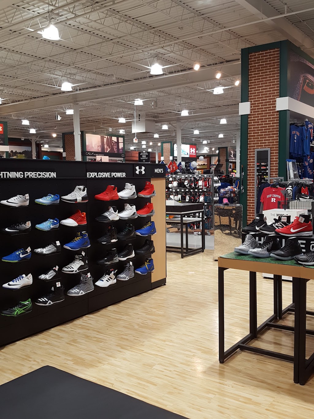 DICKS Sporting Goods | 240 NJ-10, East Hanover, NJ 07936, USA | Phone: (973) 428-0889