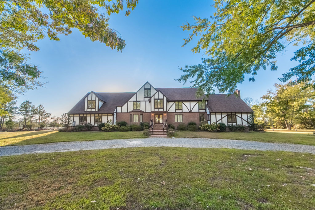 Isabell K Horsley Real Estate | 17229 General Puller Hwy, Deltaville, VA 23043, USA | Phone: (804) 776-9297