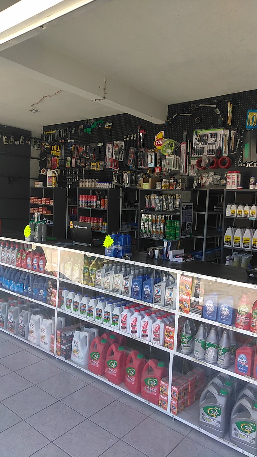 REFACCIONARIA ELITE | Paseo Lomas de tijuana, De La Piedra 7658a, Col Lomas del Valle, 22333 Tijuana, B.C., Mexico | Phone: 664 519 5590