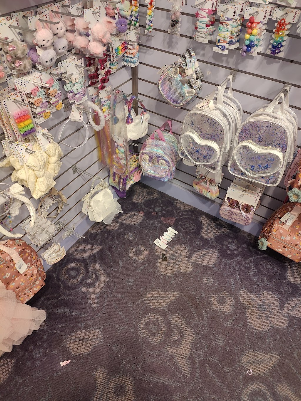 Claires | 700 PARAMUS PARK MALL, Paramus, NJ 07652, USA | Phone: (201) 261-6643