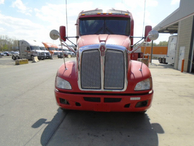 Schneider Truck Sales | 141 Enterprise Dr, Roxana, IL 62084, USA | Phone: (800) 635-9801