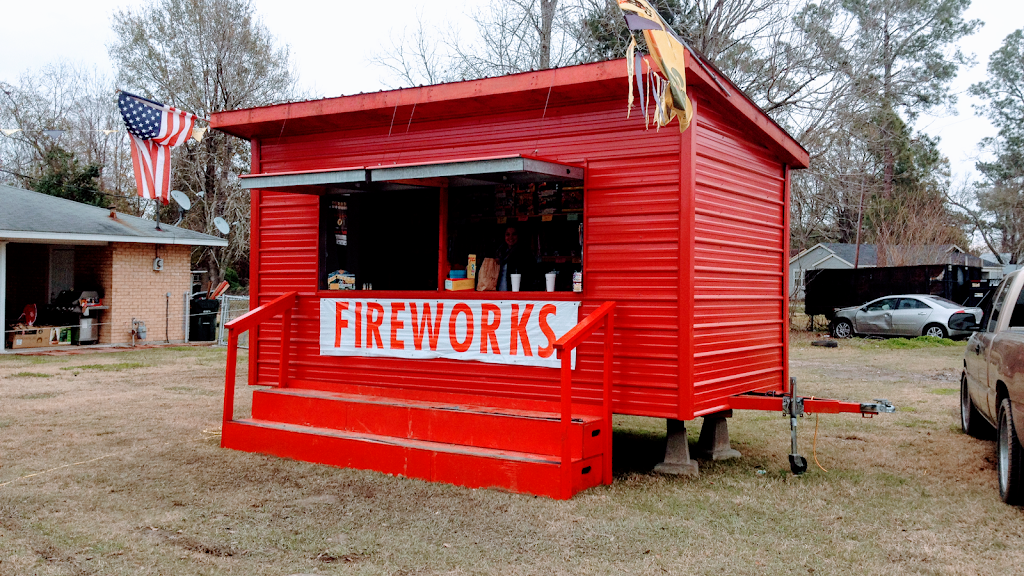 B&B Fireworks | 3402 LA-78, Livonia, LA 70755 | Phone: (225) 625-4111