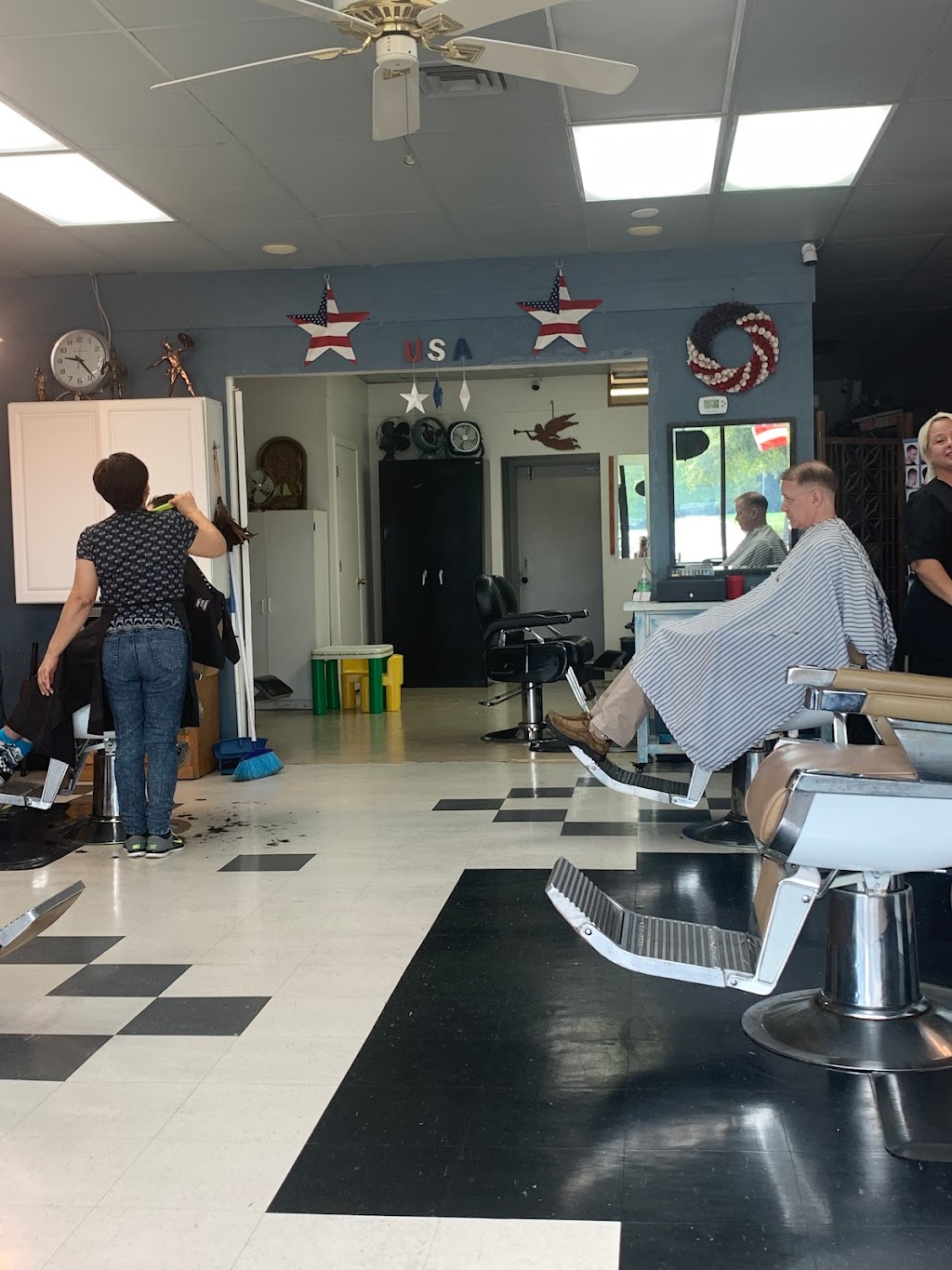 Off The Top Barbershop | 1801 London Bridge Rd, Virginia Beach, VA 23453, USA | Phone: (757) 652-9196