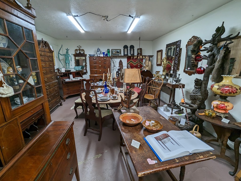 Seville Antiques | 14 Milton St, Seville, OH 44273, USA | Phone: (330) 769-9400