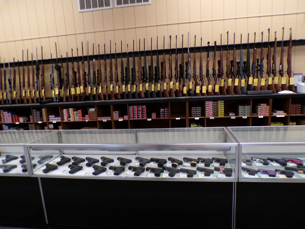 Gun World | 429 S Main St, Harrisville, PA 16038, USA | Phone: (724) 735-6500