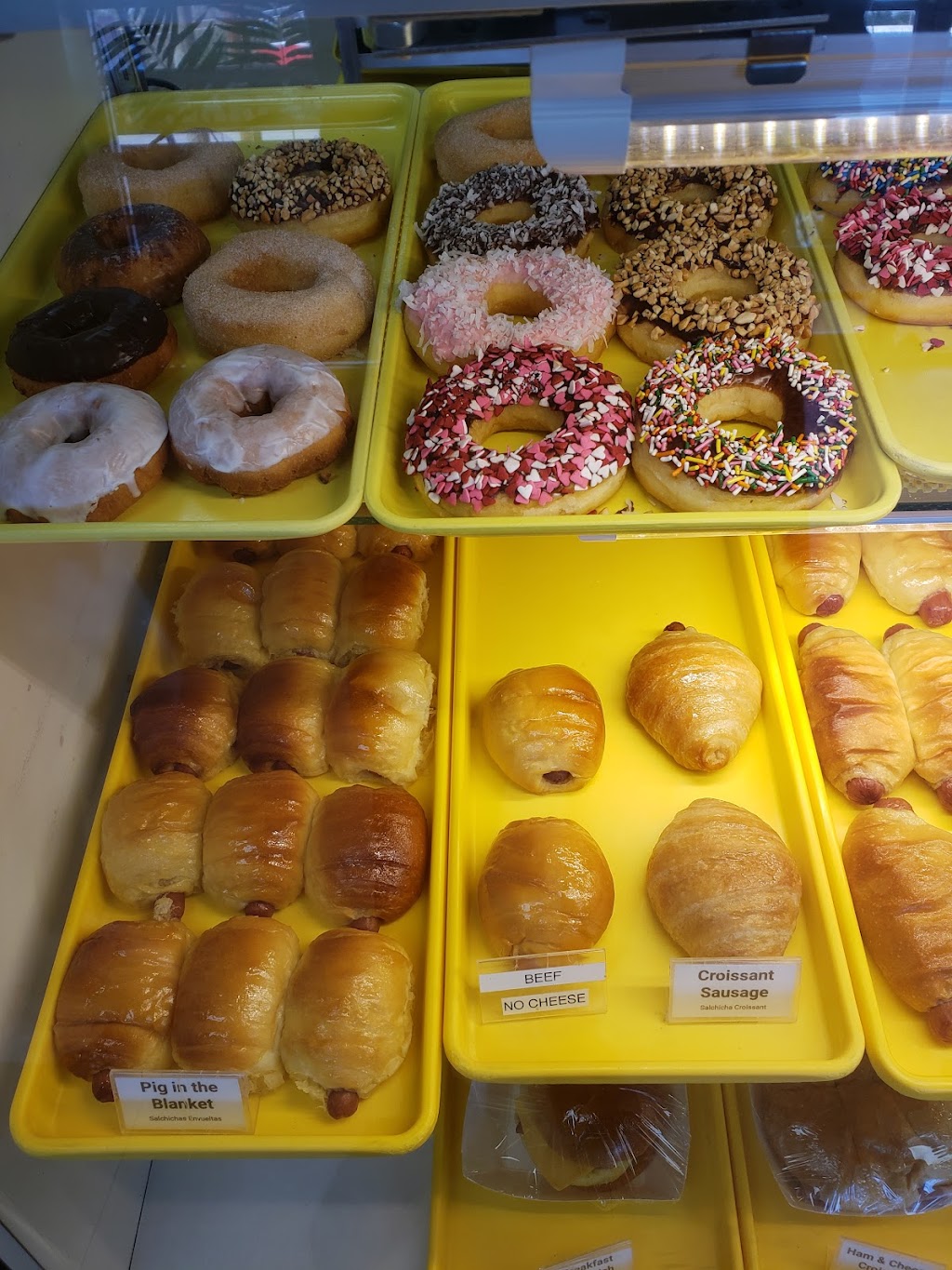 Jefferson Donut Shop | 1005 E Jefferson St, Grand Prairie, TX 75051, USA | Phone: (972) 264-1489