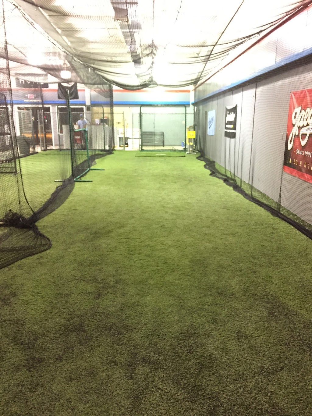 Hot Corner Athletics | 1051 Lincoln Ave, Lockport, NY 14094, USA | Phone: (716) 689-1000