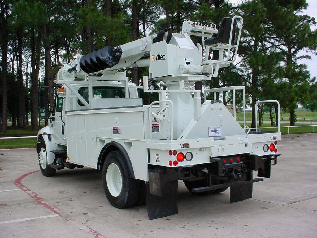 Bucket Trucks Connection | 1706 I-35E, Lewisville, TX 75067, USA | Phone: (972) 436-2256