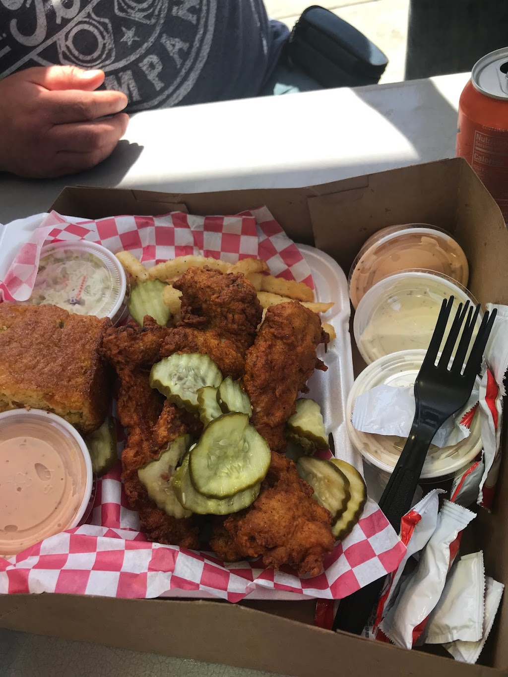 Hurricane Rays Hot Chicken Sandwich | 563 Industrial Way, Fallbrook, CA 92028, USA | Phone: (760) 689-5204