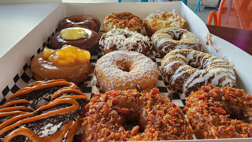 Desert Donuts | 3134 W Carefree Hwy, Phoenix, AZ 85086, USA | Phone: (623) 582-0281