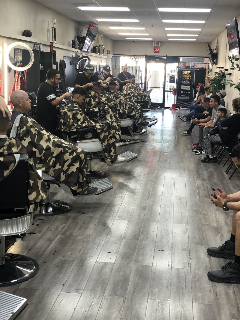 Brotherz Barber Shop | 3020 W Valencia Rd #270, Tucson, AZ 85746, USA | Phone: (520) 578-3067