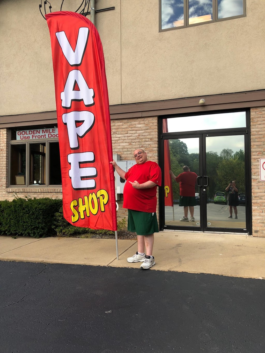 Octopus Ink Vapor LLC Vape & Glass Shop 2 | 2750 Golden Mile Hwy Ste 6, Pittsburgh, PA 15239, USA | Phone: (724) 575-7296