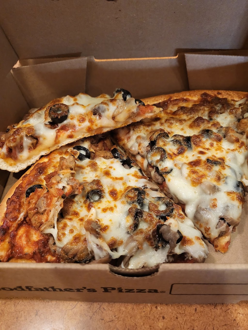 Godfathers Pizza | 770 33rd Ave, Columbus, NE 68601, USA | Phone: (402) 564-8515