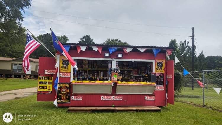 Whats Poppin Fireworks | 650 County Rd 3663, Splendora, TX 77372, USA | Phone: (281) 902-2664