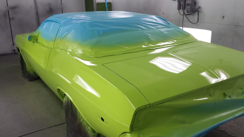 Maaco Auto Body Shop & Painting | 252 Commonwealth Dr, Carol Stream, IL 60188, USA | Phone: (630) 614-1069