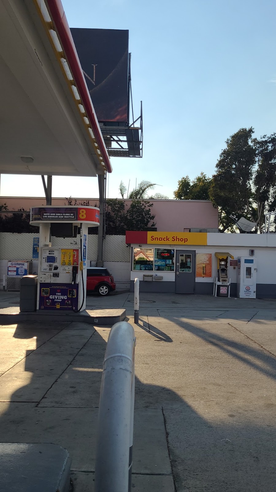 Shell | 6101 W Olympic Blvd, Los Angeles, CA 90048, USA | Phone: (323) 938-0289