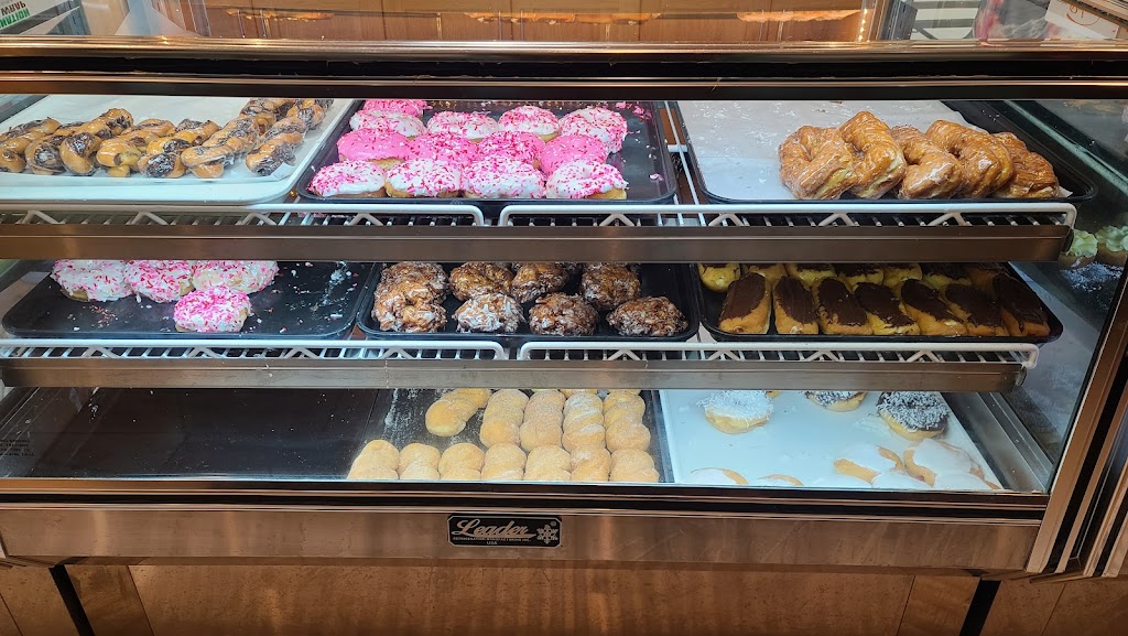 Holtmans Donut Shop | 1399 OH-28, Loveland, OH 45140, USA | Phone: (513) 575-1077