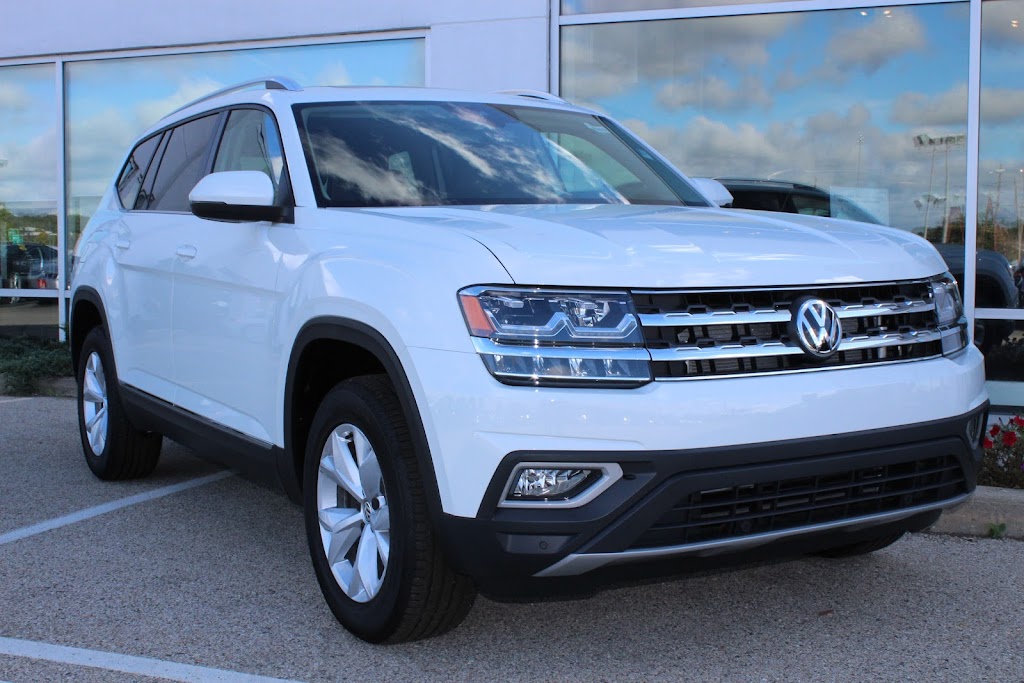 Volkswagen Menomonee Falls | N88W14060 Main St, Menomonee Falls, WI 53051, USA | Phone: (262) 255-6000