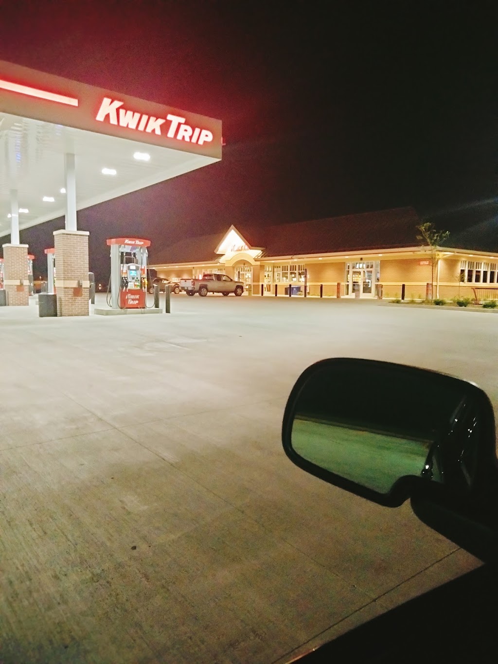 Kwik Trip | 2822 E Milwaukee St, Janesville, WI 53545, USA | Phone: (608) 754-5416