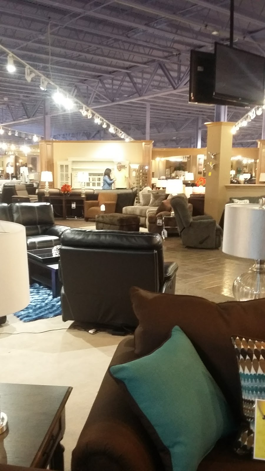 Galleria Furniture | 3700 W I 40 Service Rd, Oklahoma City, OK 73108 | Phone: (405) 942-9222