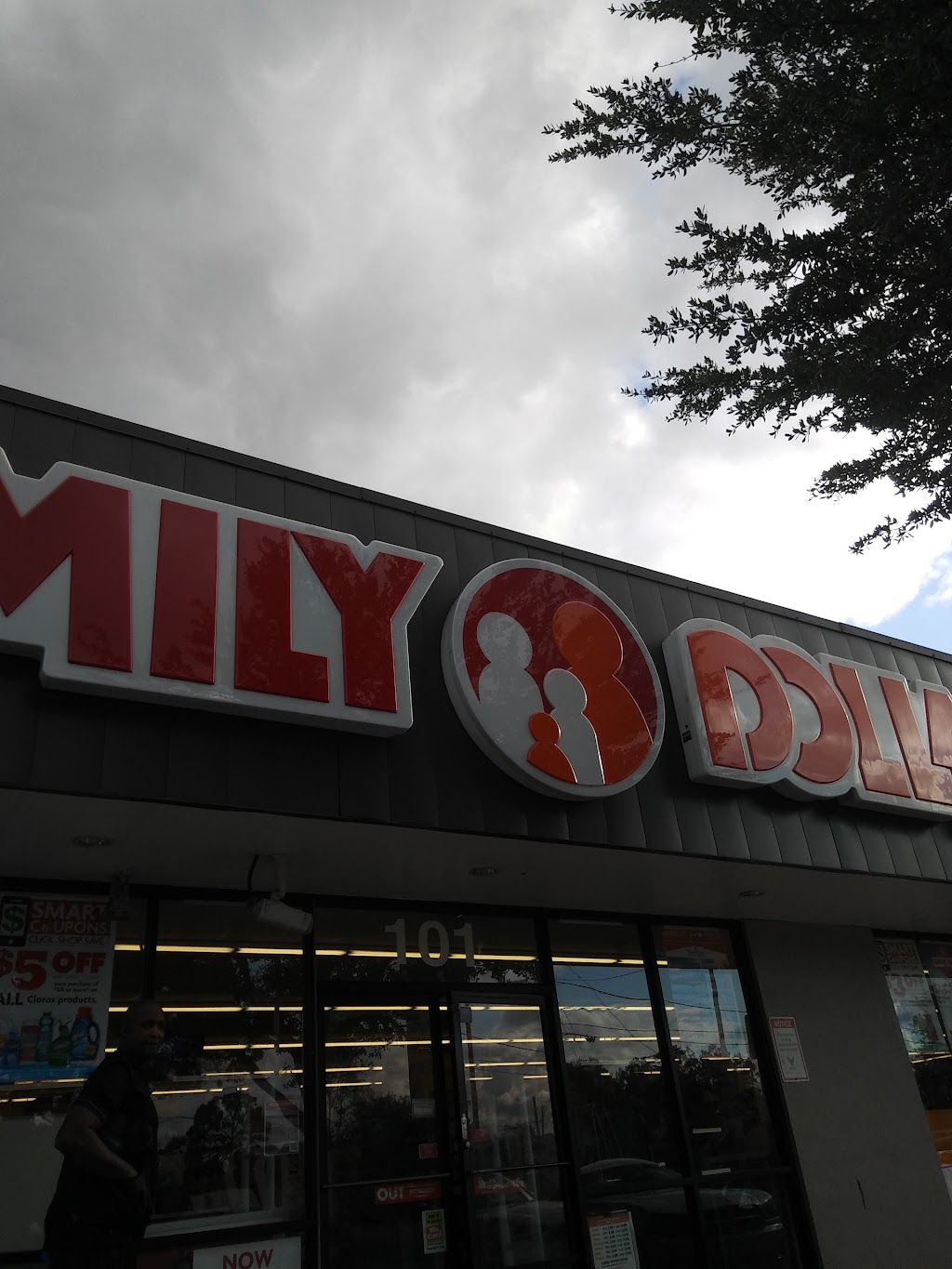 Family Dollar | 8331 N Nebraska Ave, Tampa, FL 33604, USA | Phone: (813) 207-1182