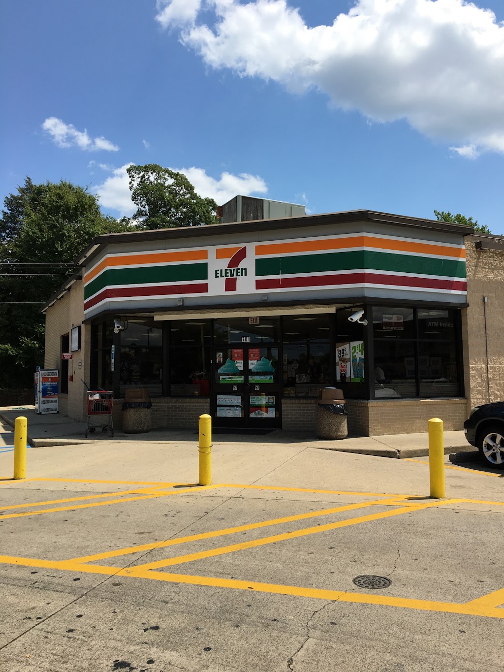 7-Eleven | 701 S Crater Rd, Petersburg, VA 23803, USA | Phone: (804) 861-1628