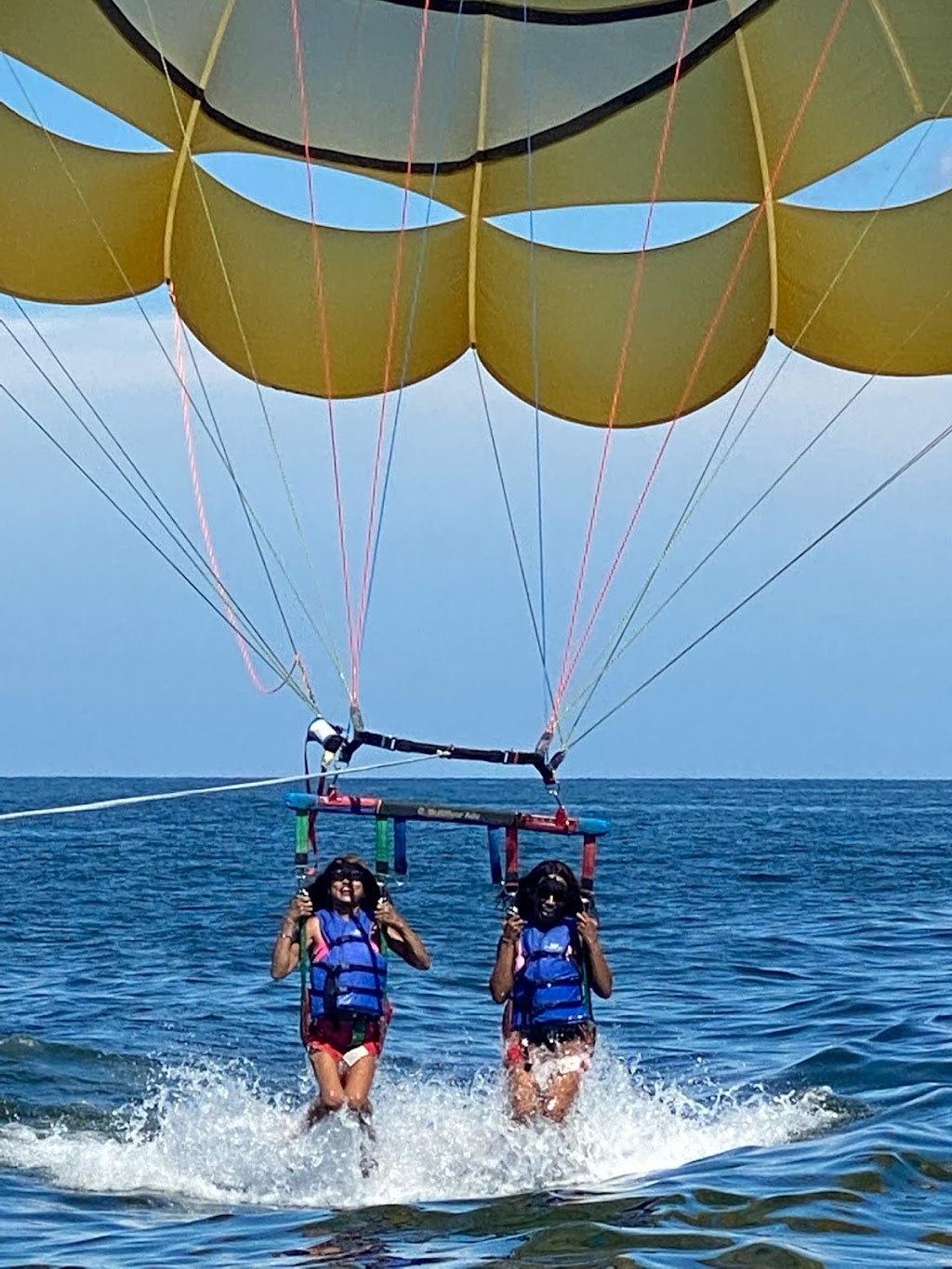 Gators Parasail | 207 Boardwalk Pl E, Madeira Beach, FL 33708, USA | Phone: (727) 393-1881