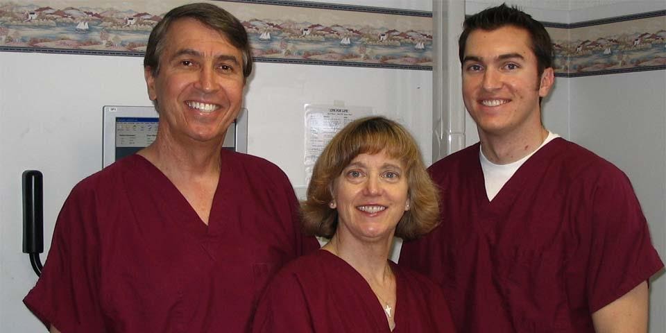 Drs. Brazeal Family and Cosmetic Dentistry | 2345 East Coast Hwy b, Corona Del Mar, CA 92625, USA | Phone: (949) 673-6443