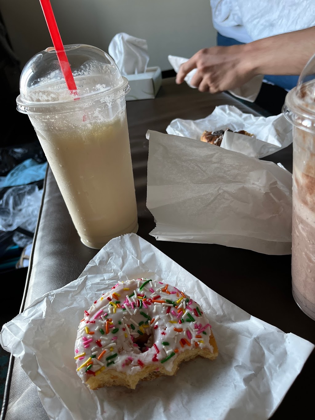 Golden Donuts | 11051 Hawthorne Blvd, Lennox, CA 90304, USA | Phone: (310) 674-5430