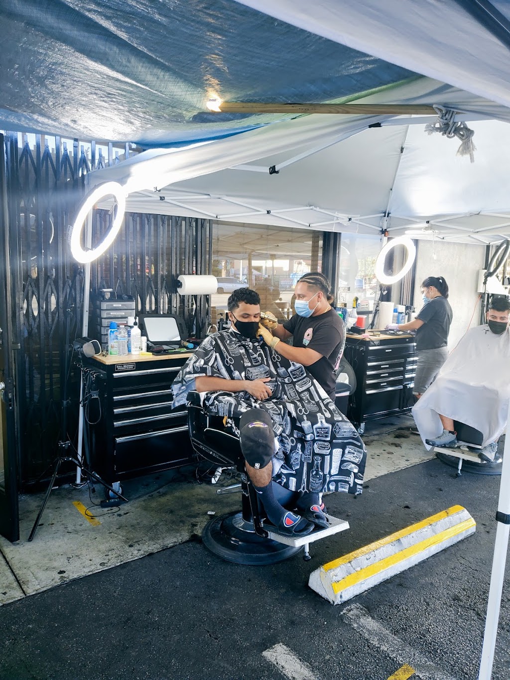 Barber Shop Friends | 5924 Santa Monica Blvd, Los Angeles, CA 90038, USA | Phone: (213) 494-8817