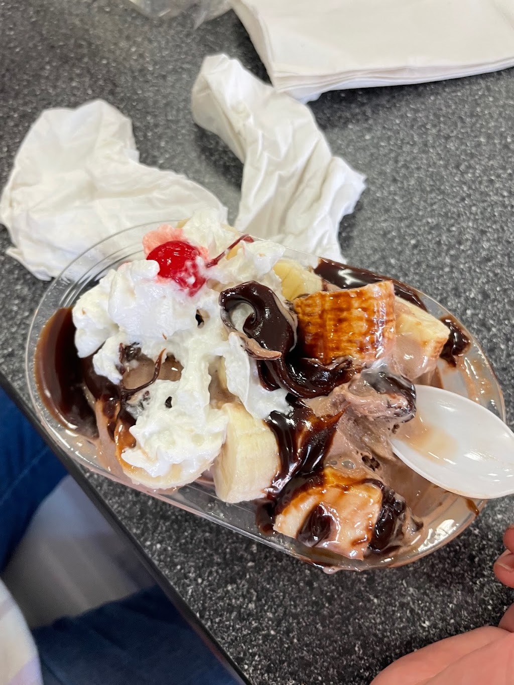 Braums Ice Cream & Dairy Store | 907 S Cockrell Hill Rd, Duncanville, TX 75137, USA | Phone: (972) 709-8946