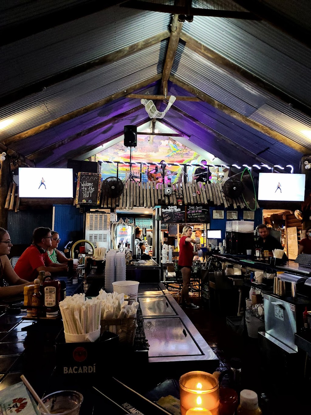 Caddys Johns Pass | 190 Boardwalk Pl E, Madeira Beach, FL 33708 | Phone: (727) 290-1455