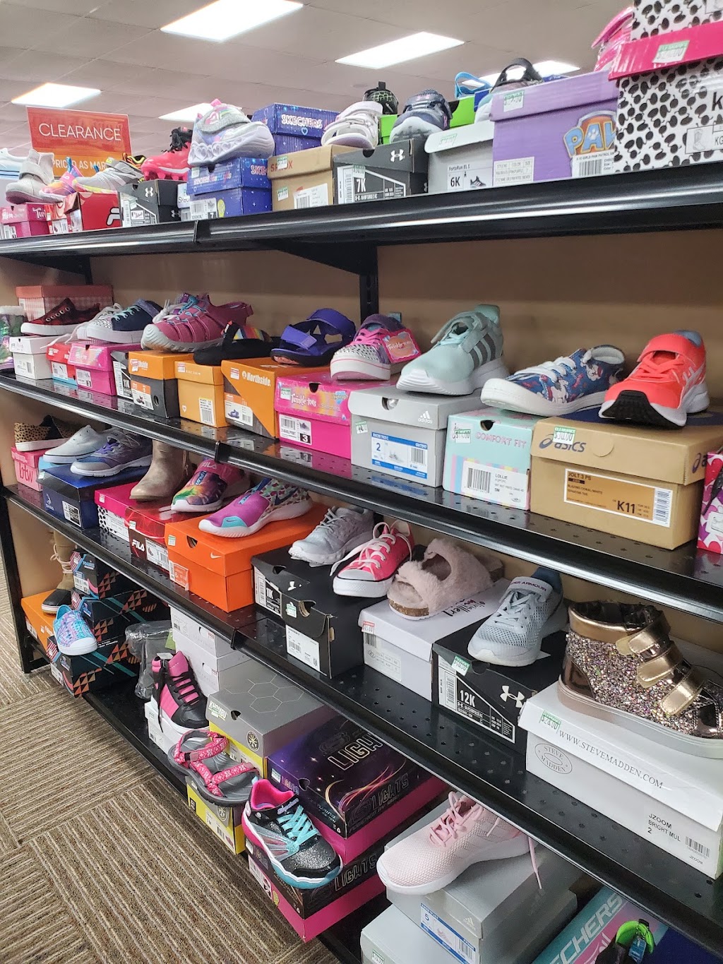 Shoe Sensation | 727 S. Centerville Rd, Plaza, Sturgis, MI 49091, USA | Phone: (785) 289-4494