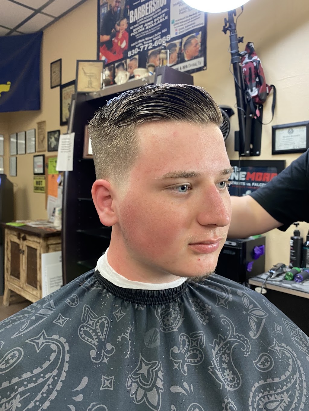 888 CLASSICS BARBERSHOP | 15033 Main St, Lytle, TX 78052, USA | Phone: (830) 772-6068