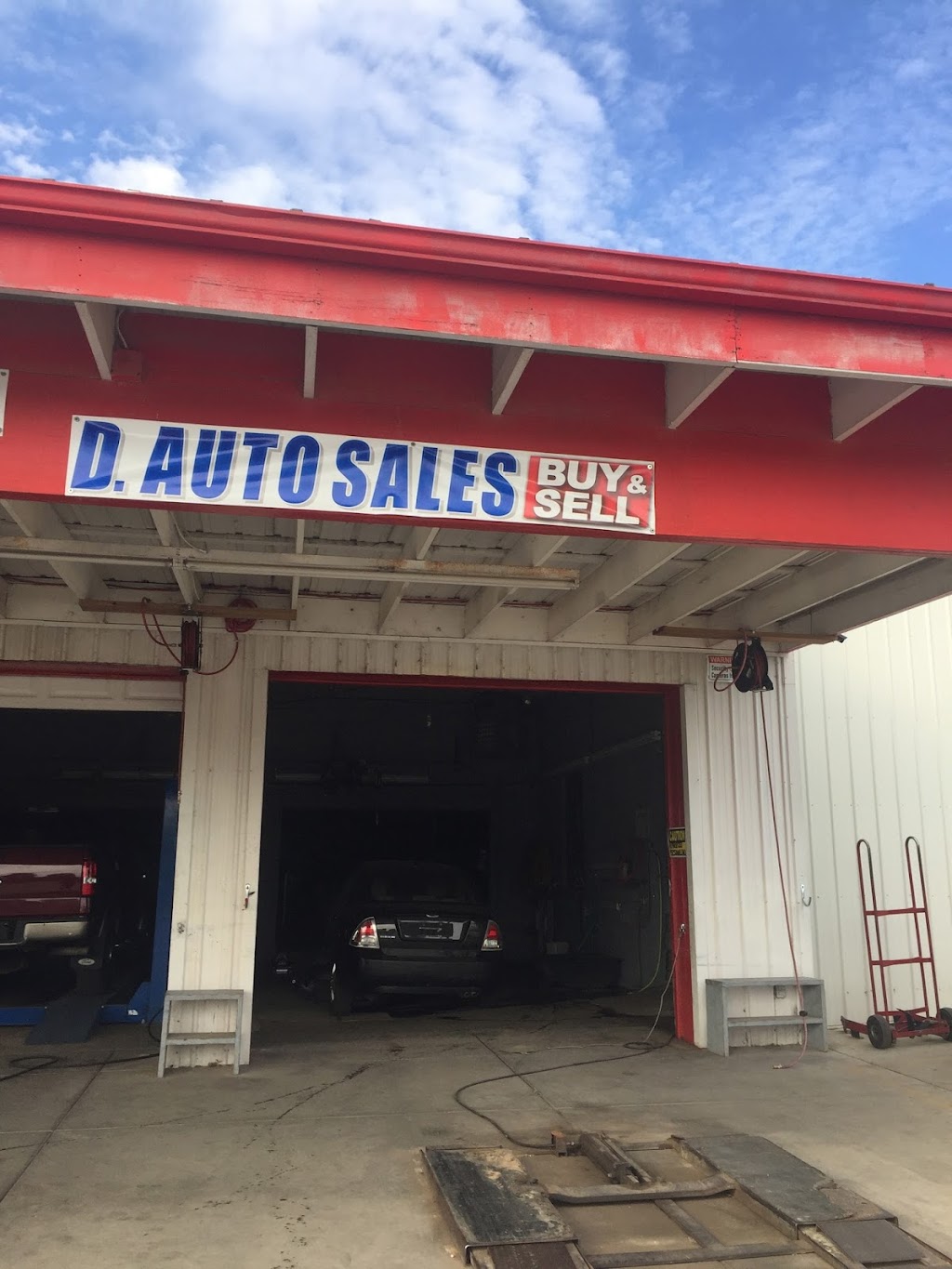 D Tire Shop & Auto Sales | 2401 N Broadway St, Wichita, KS 67219, USA | Phone: (316) 838-1666