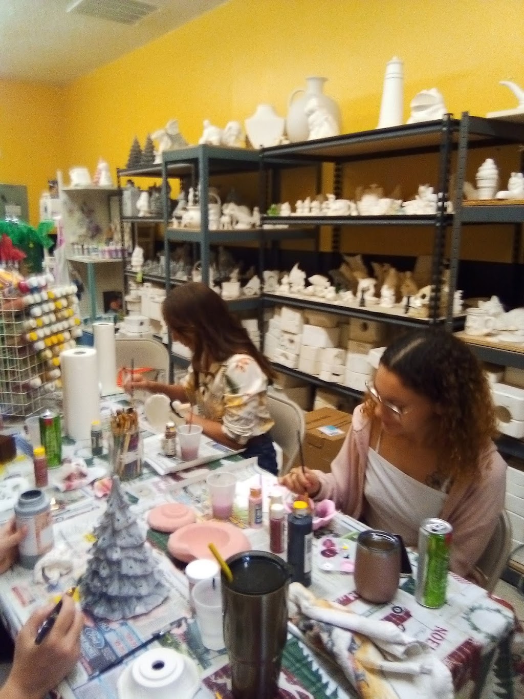 Vickies Ceramics | 5609 US-19 Suite I, New Port Richey, FL 34652, USA | Phone: (727) 967-6698