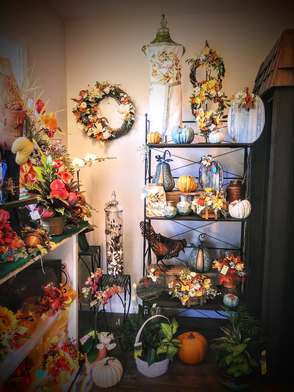 Harriets Flowers | 226 College Ave W, Ruskin, FL 33570, USA | Phone: (813) 645-1525