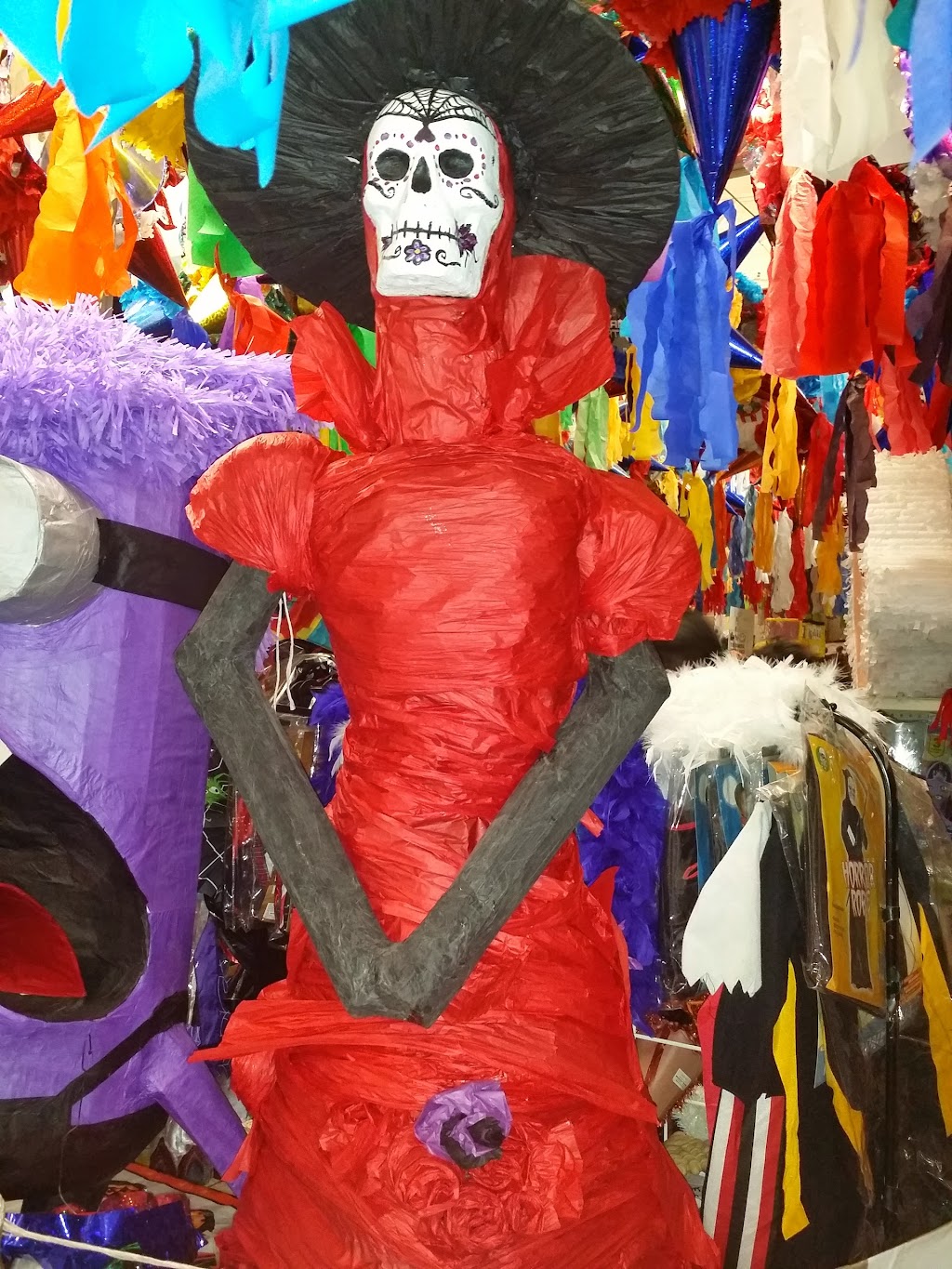 Amazing Pinatas | 4727 W Washington Blvd #1/2, Los Angeles, CA 90016 | Phone: (213) 489-3076