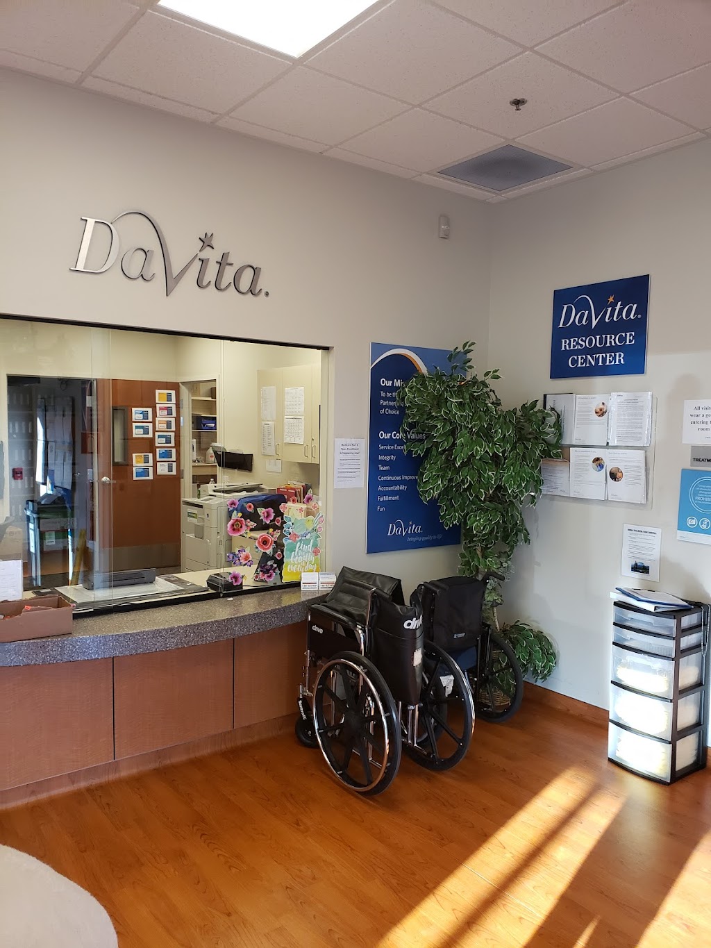 DaVita Rainier View Dialysis | 1822 112th St E ste a, Tacoma, WA 98445, USA | Phone: (833) 422-1975