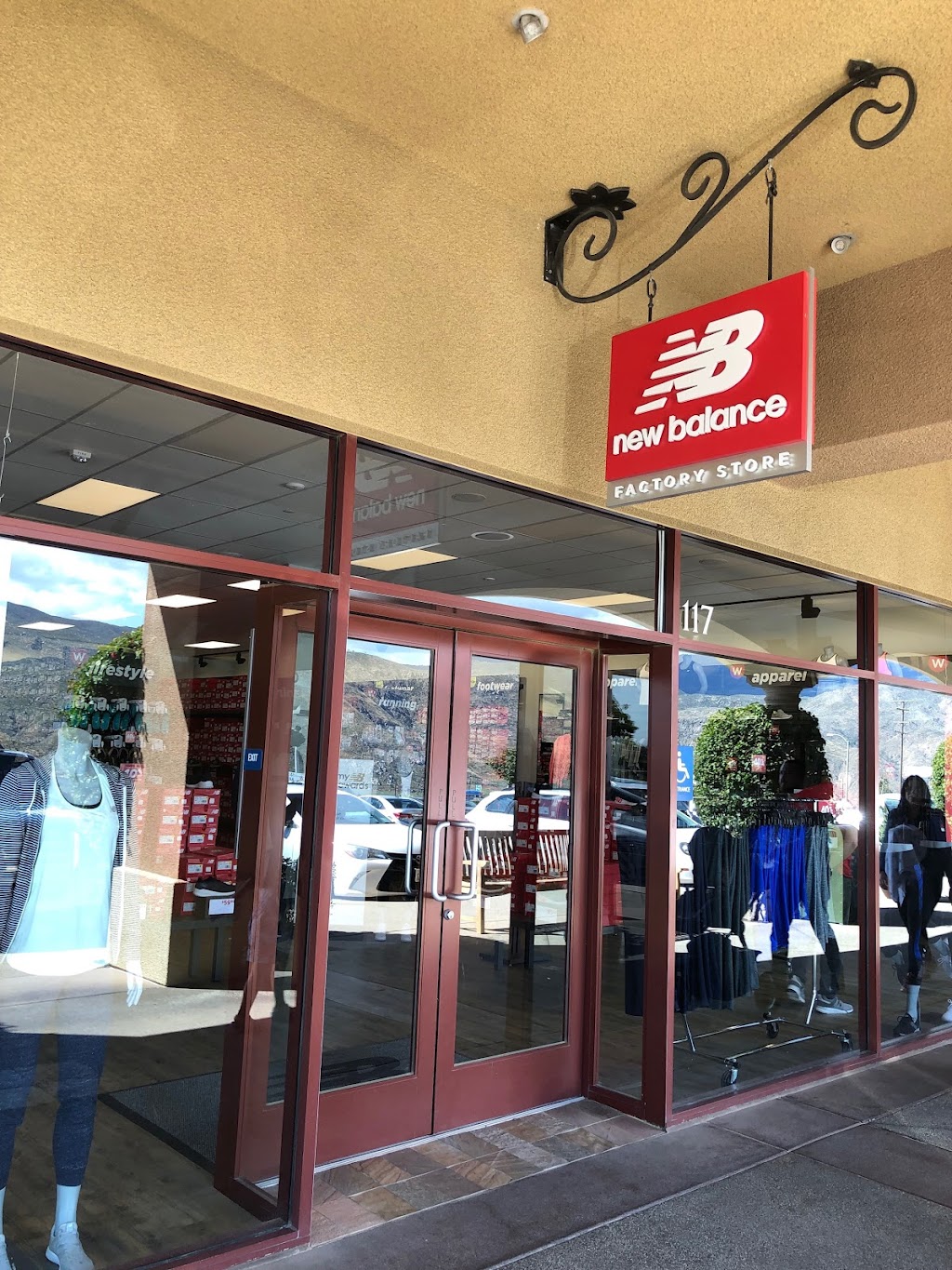 New Balance Factory Store Cabazon | 48750 Seminole Dr # 117, Cabazon, CA 92230, USA | Phone: (951) 849-1443